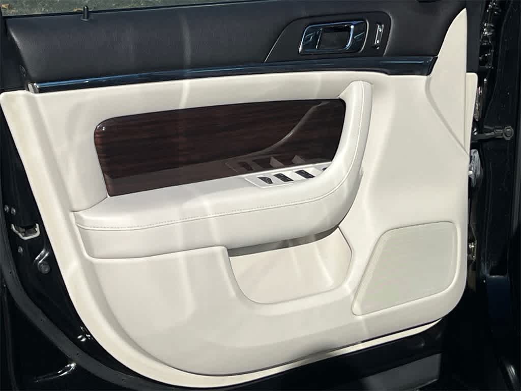 Thumbnail: 2010 Lincoln MKS - 11