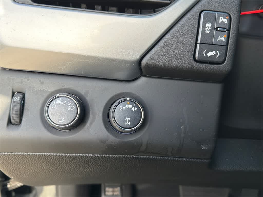 Thumbnail: 2020 Chevrolet Tahoe - 28