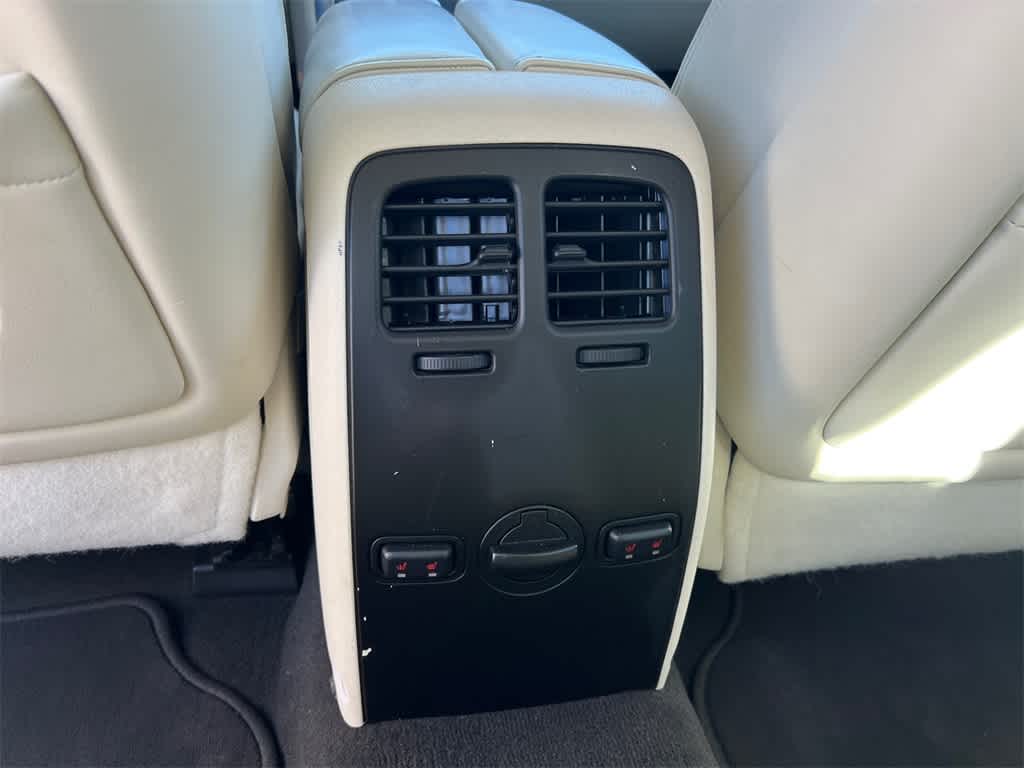 Thumbnail: 2010 Lincoln MKS - 17