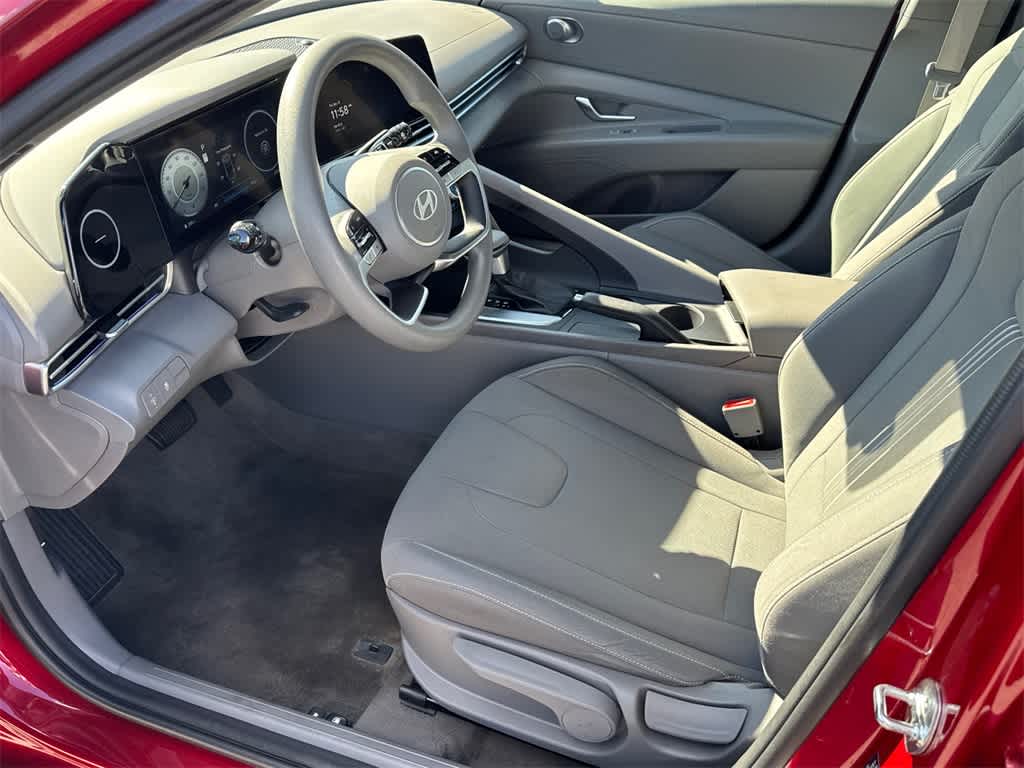 Thumbnail: 2024 Hyundai Elantra - 10