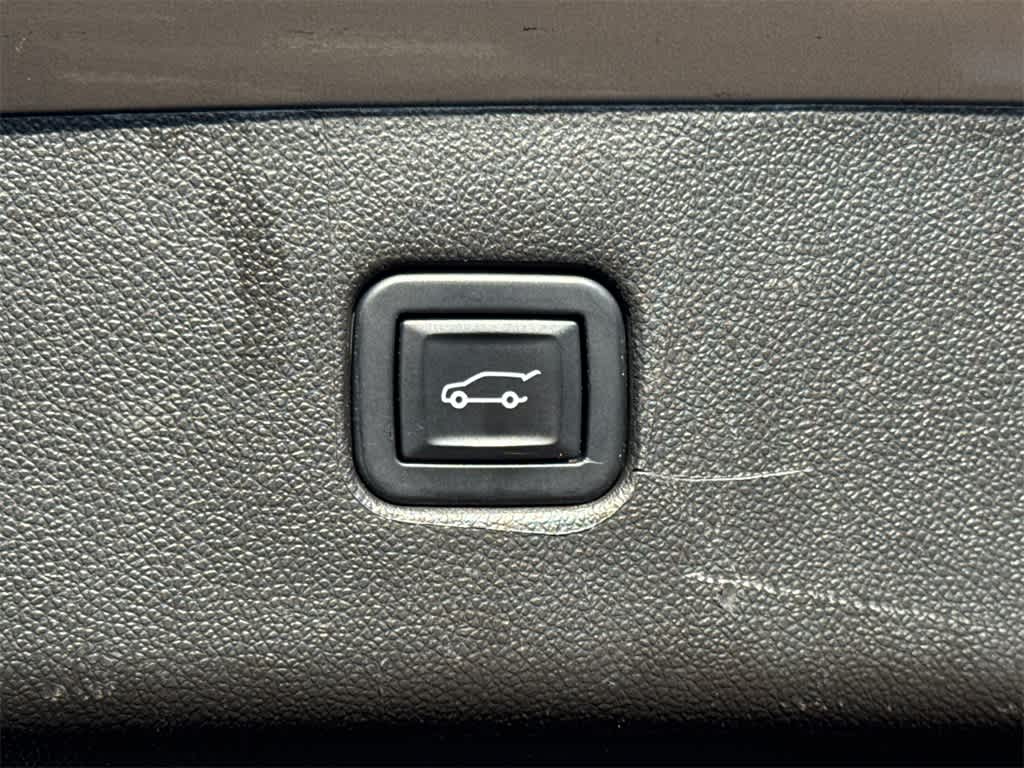 Thumbnail: 2022 Chevrolet Blazer - 17