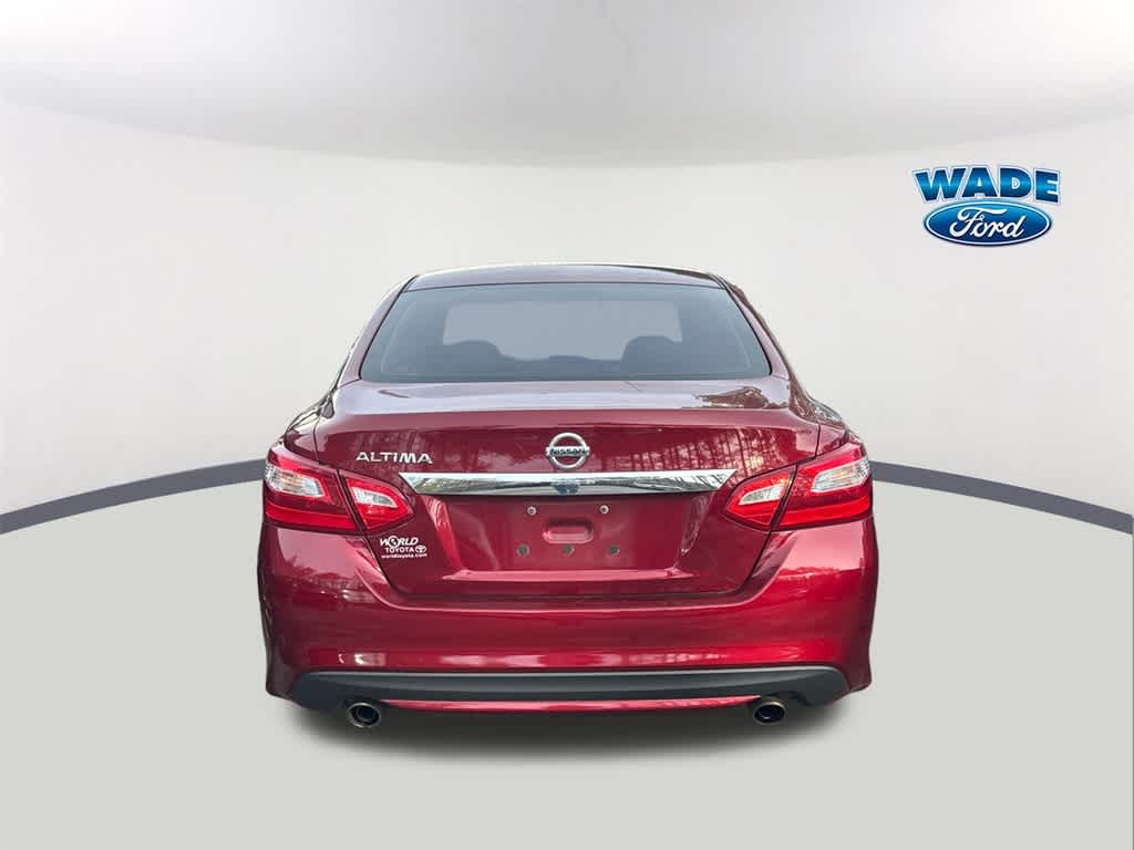 Thumbnail: 2017 Nissan Altima - 5