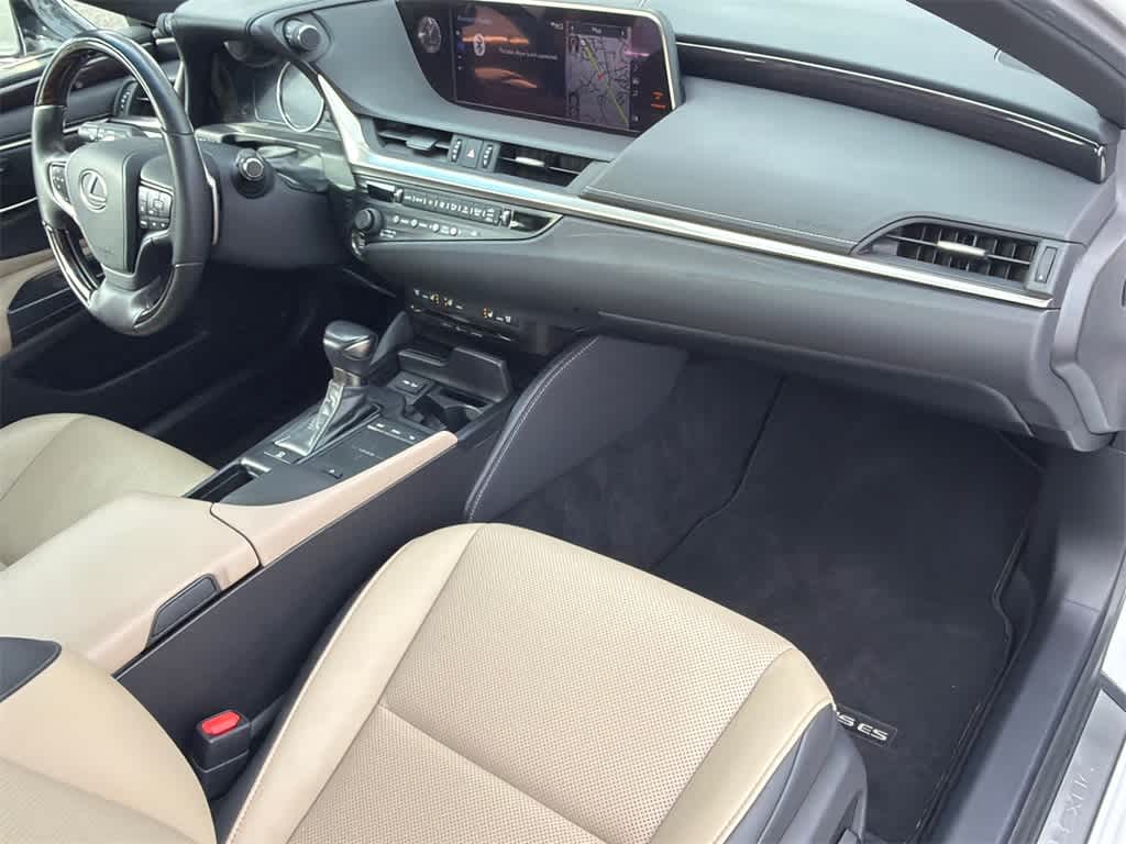 Thumbnail: 2020 Lexus ES - 13