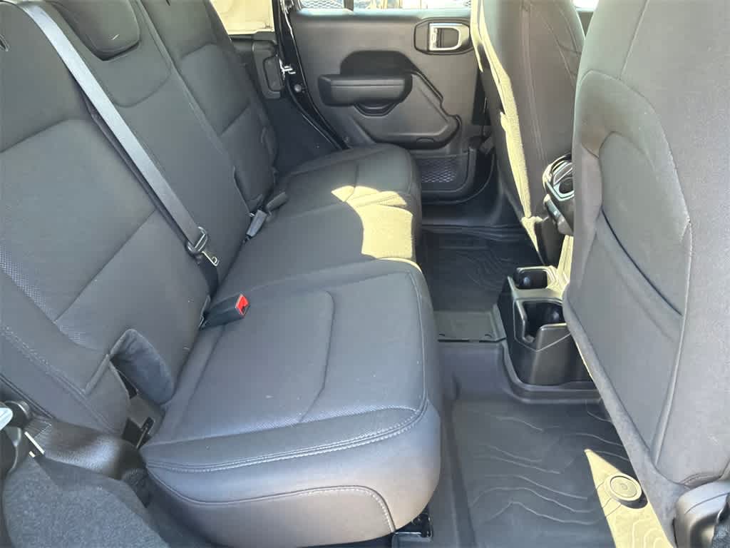 Thumbnail: 2022 Jeep Wrangler - 14