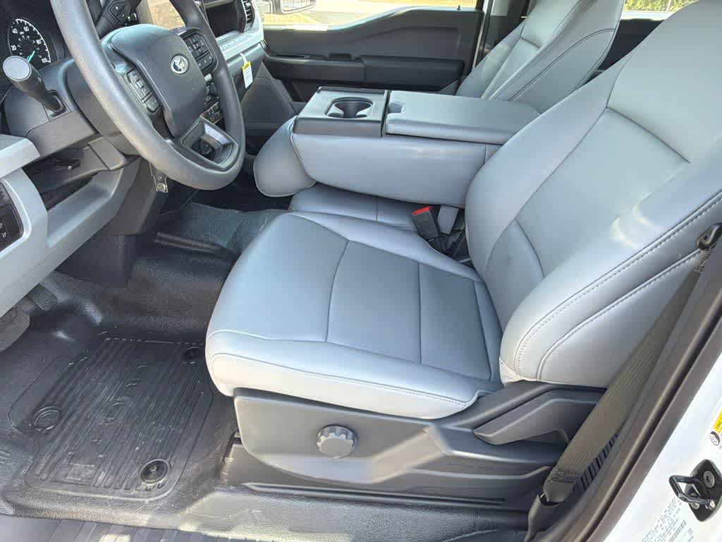 Thumbnail: 2025 Ford F-350 - 40