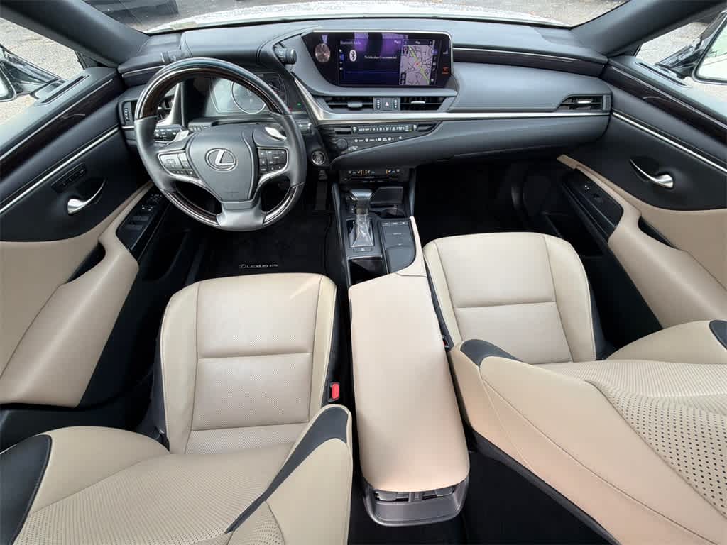 Thumbnail: 2020 Lexus ES - 18