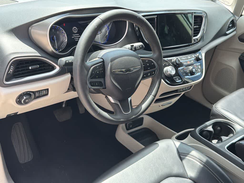 Thumbnail: 2023 Chrysler Pacifica - 12