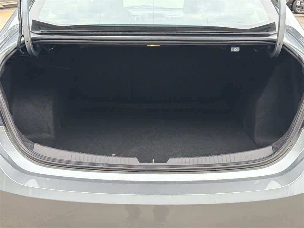 Thumbnail: 2023 Chevrolet Malibu - 16