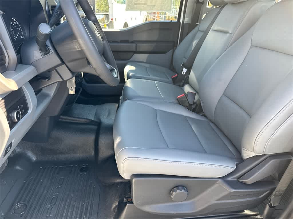 Thumbnail: 2025 Ford F-250 - 10