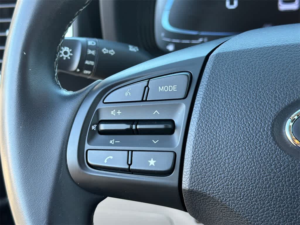 Thumbnail: 2023 Hyundai Venue - 22