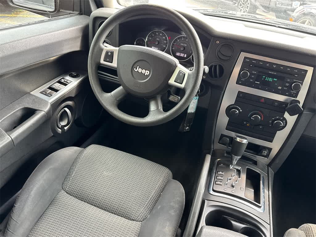 Thumbnail: 2008 Jeep Commander - 20
