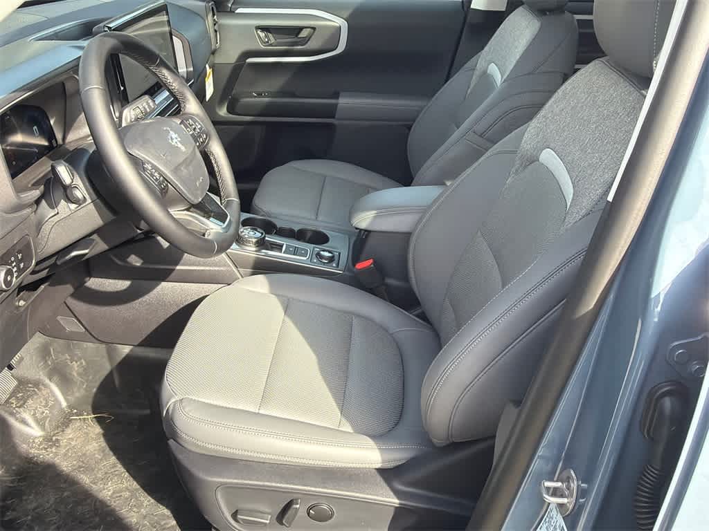 Thumbnail: 2025 Ford Bronco Sport - 10