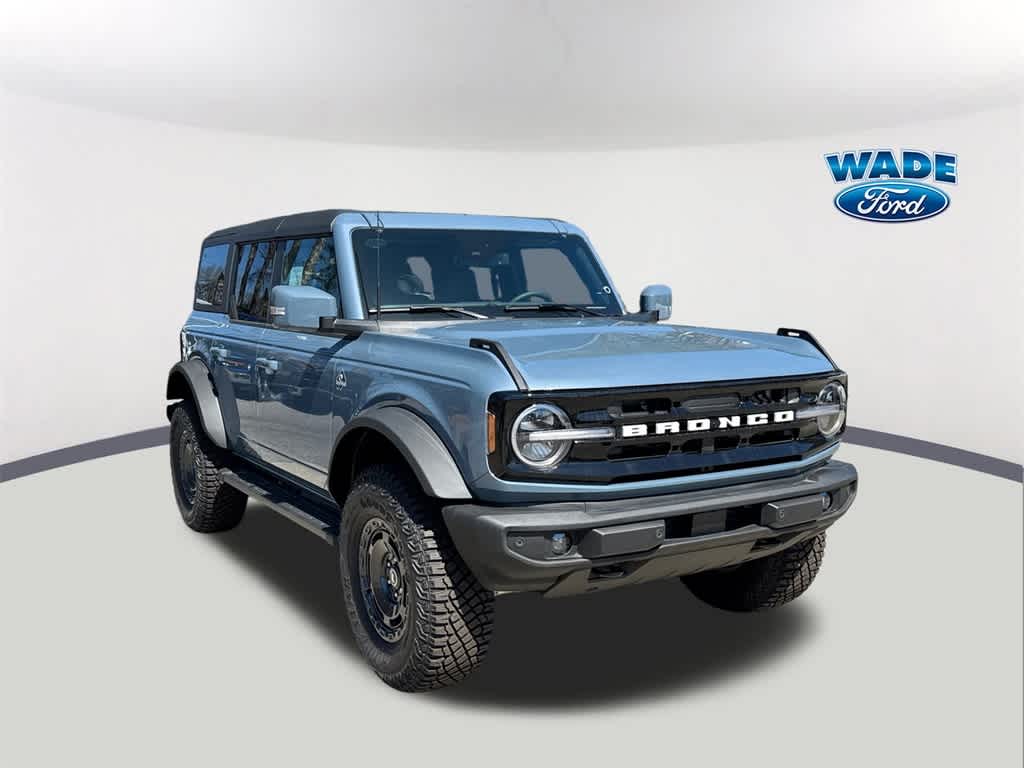 2024 Ford Bronco Outer Banks 3