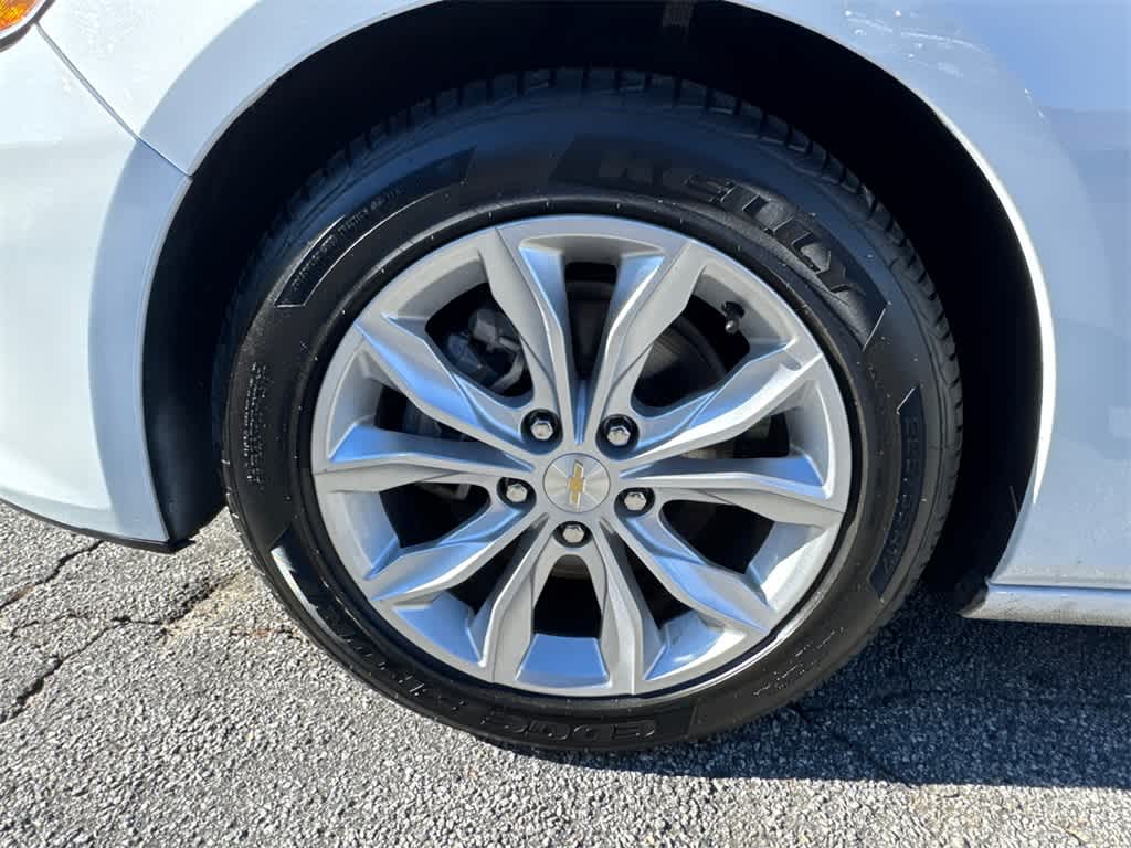 Thumbnail: 2023 Chevrolet Malibu - 9