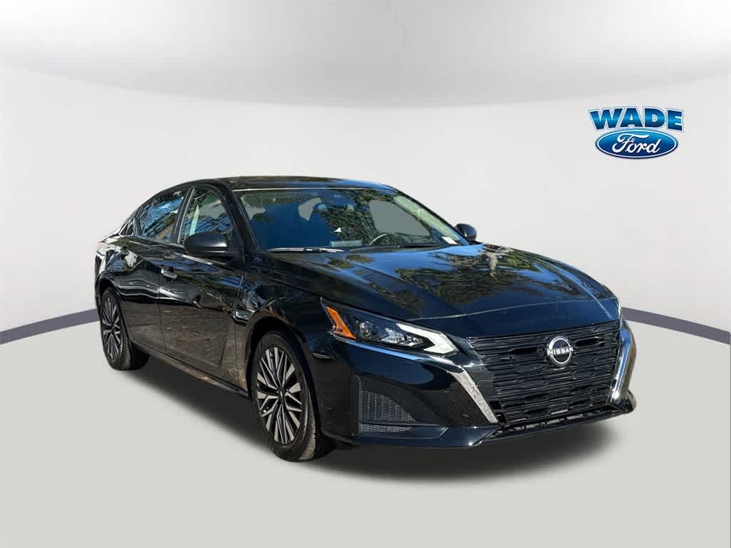 Thumbnail: 2025 Nissan Altima - 3