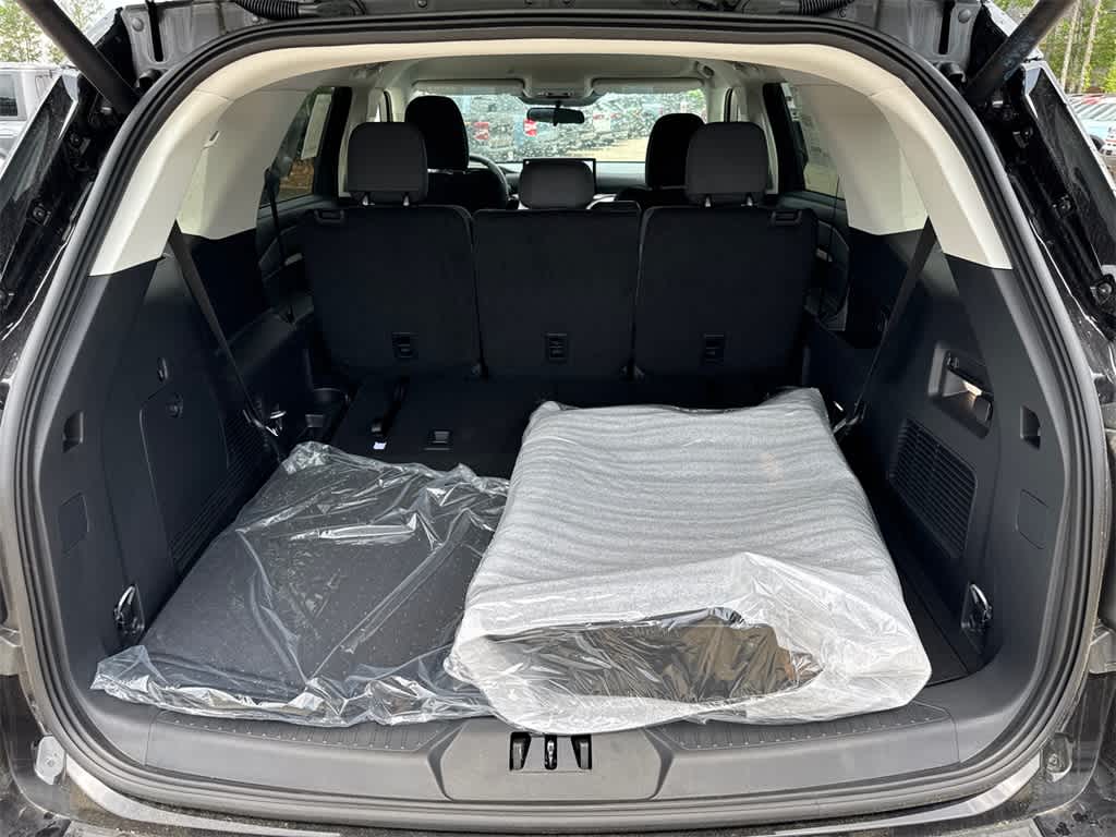 Thumbnail: 2025 Ford Explorer - 15