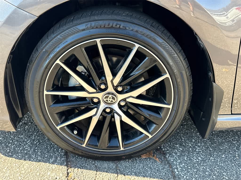 Thumbnail: 2023 Toyota Camry - 9