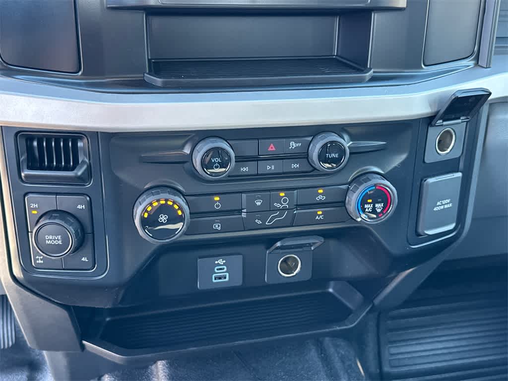 Thumbnail: 2025 Ford F-250 - 27