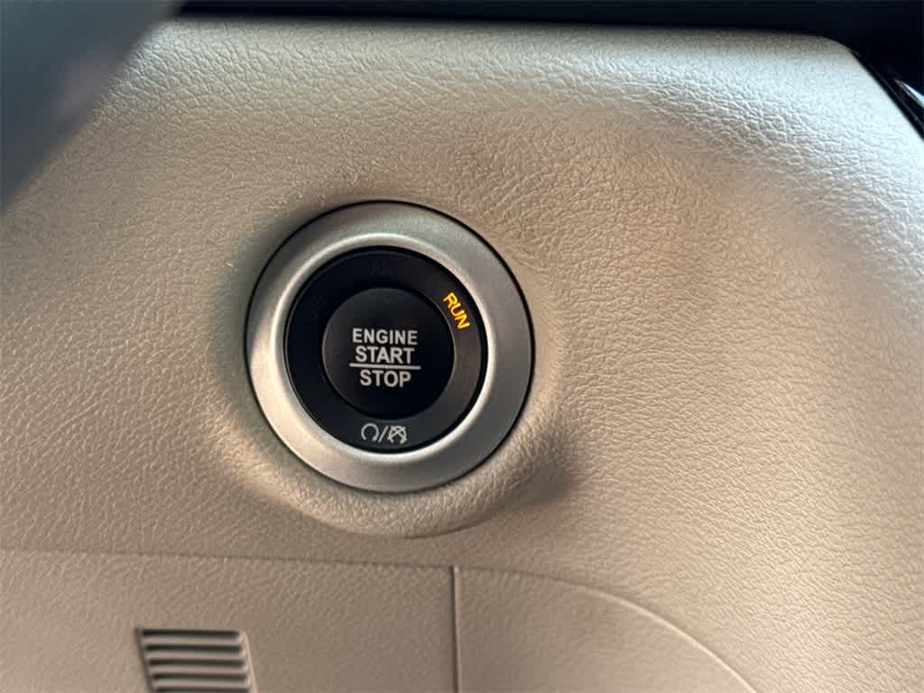 Thumbnail: 2023 Chrysler Voyager - 31