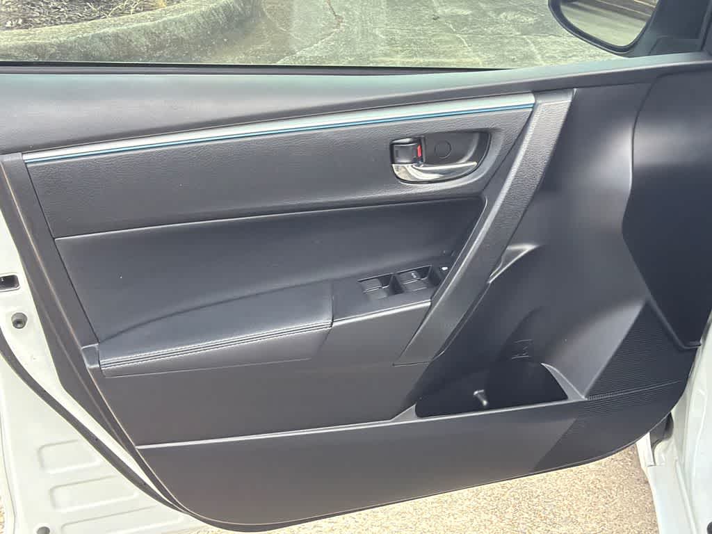 Thumbnail: 2016 Toyota Corolla - 11