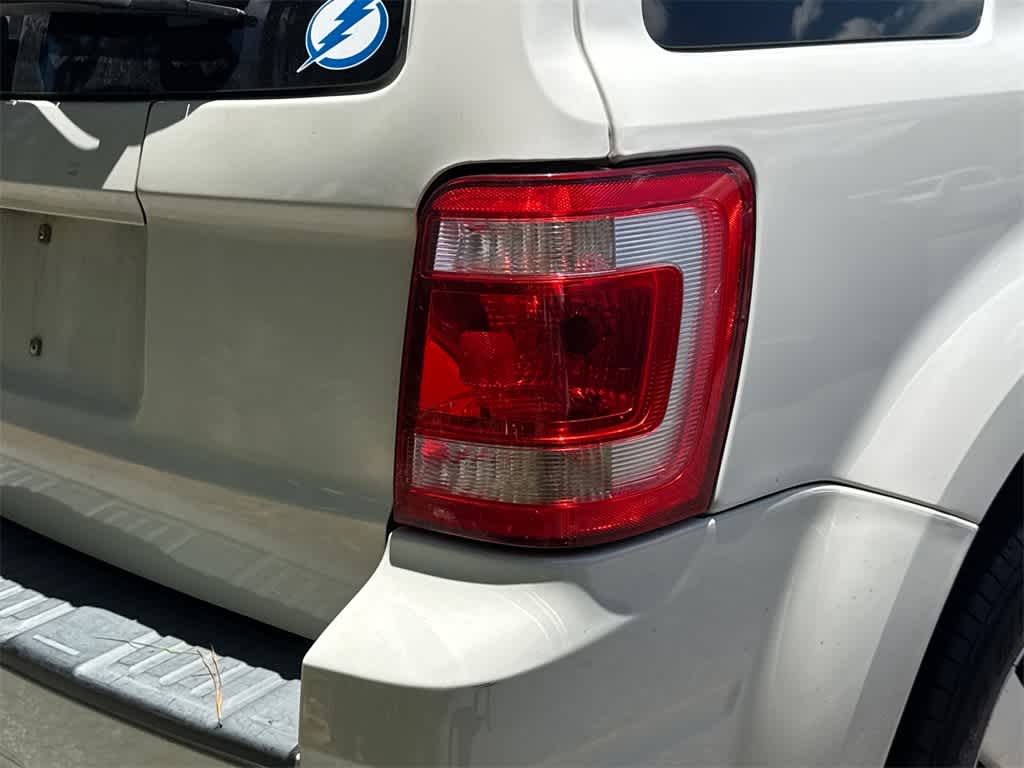 Thumbnail: 2009 Ford Escape - 12