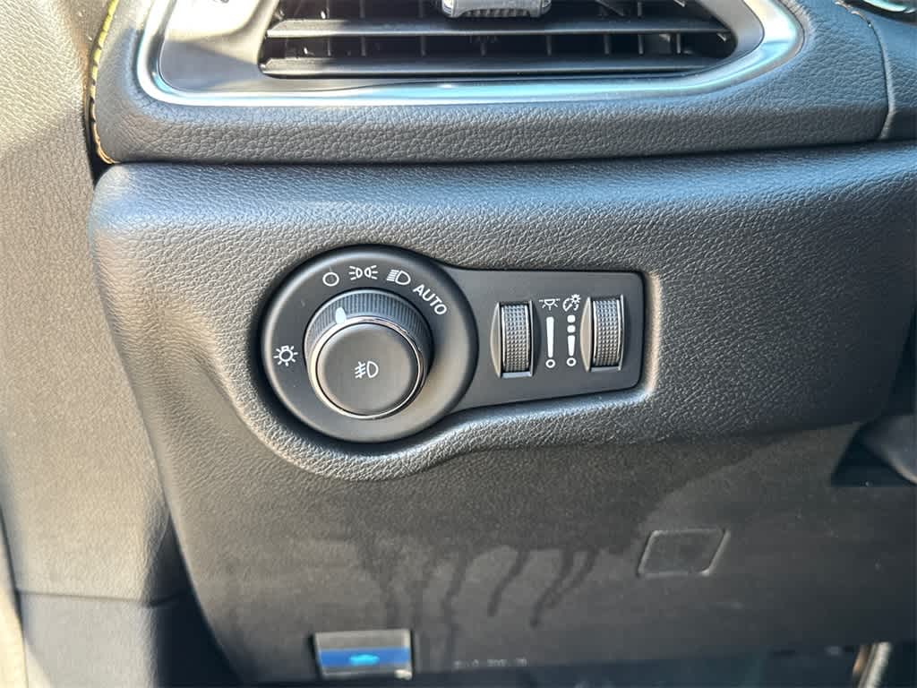 Thumbnail: 2022 Chrysler Pacifica - 33