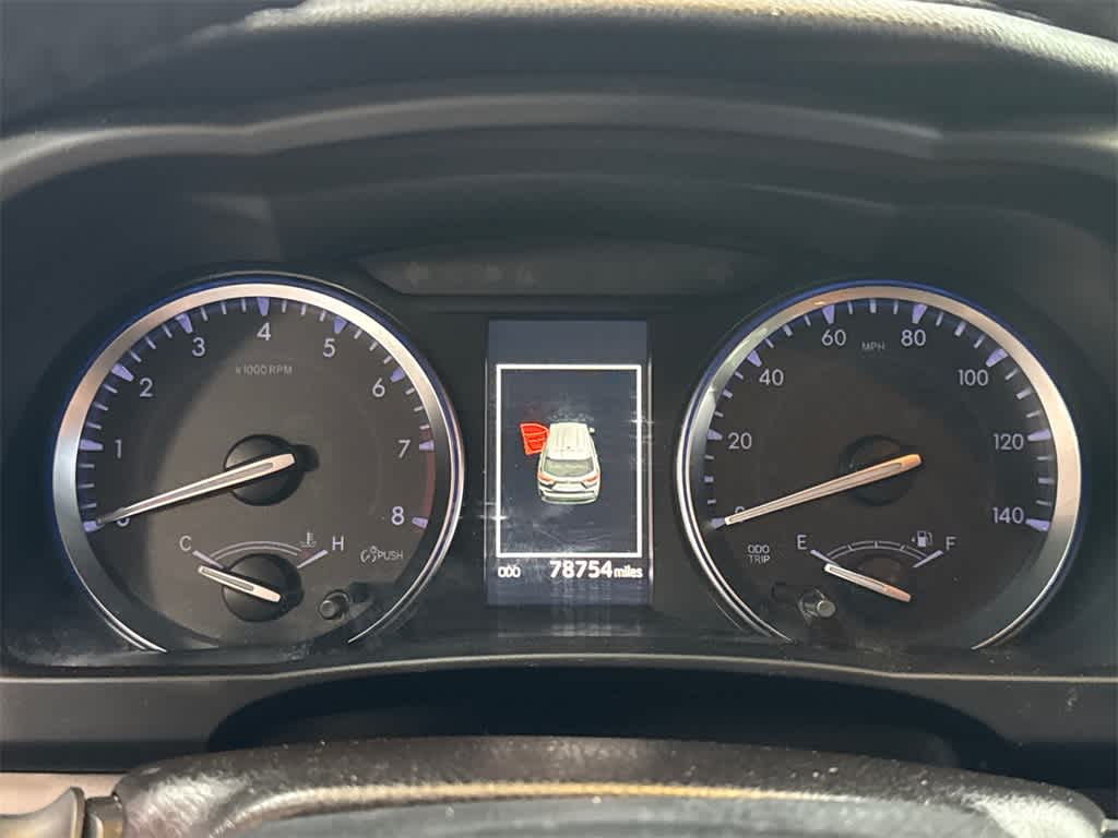 Thumbnail: 2019 Toyota Highlander - 12
