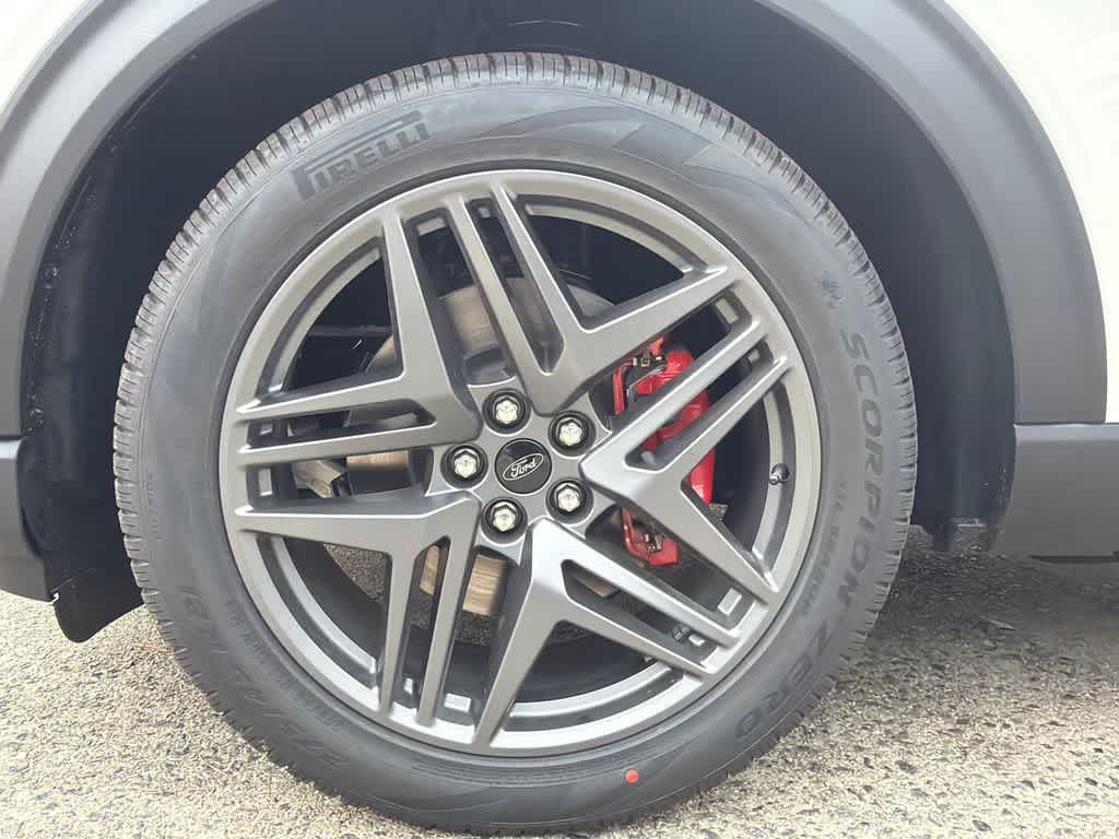 Thumbnail: 2026 Ford Explorer - 9