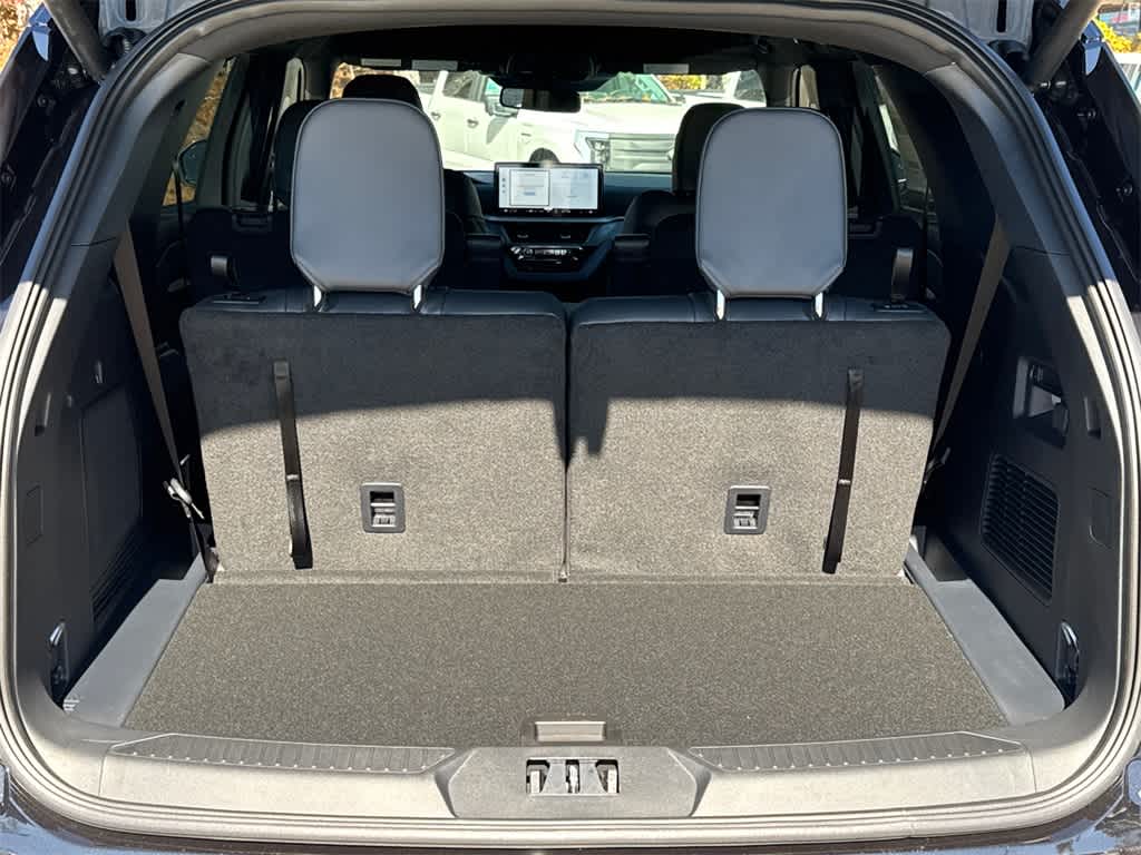 Thumbnail: 2026 Ford Explorer - 16