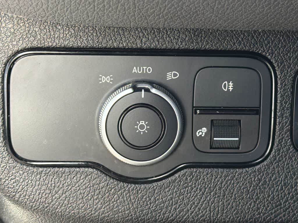 Thumbnail: 2025 Mercedes-Benz Sprinter - 23