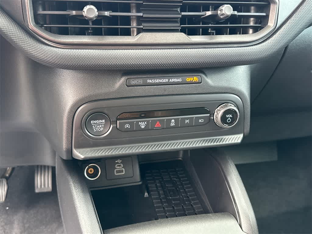 Thumbnail: 2025 Ford Bronco Sport - 29