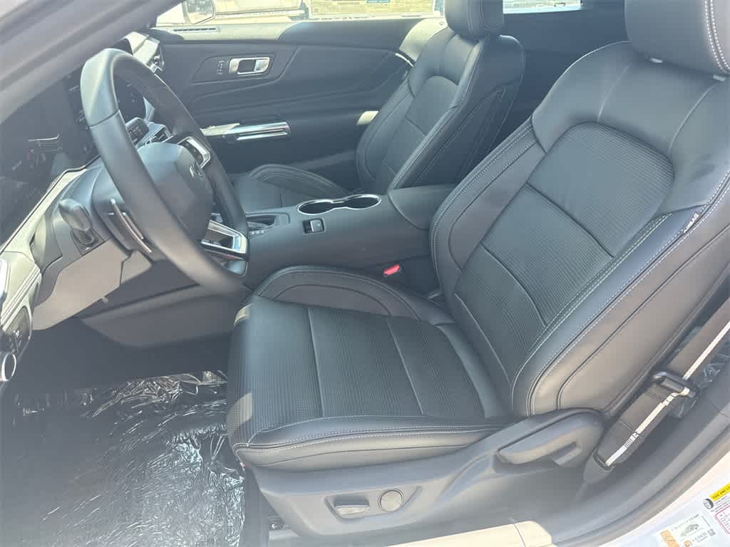 Thumbnail: 2025 Ford Mustang - 10