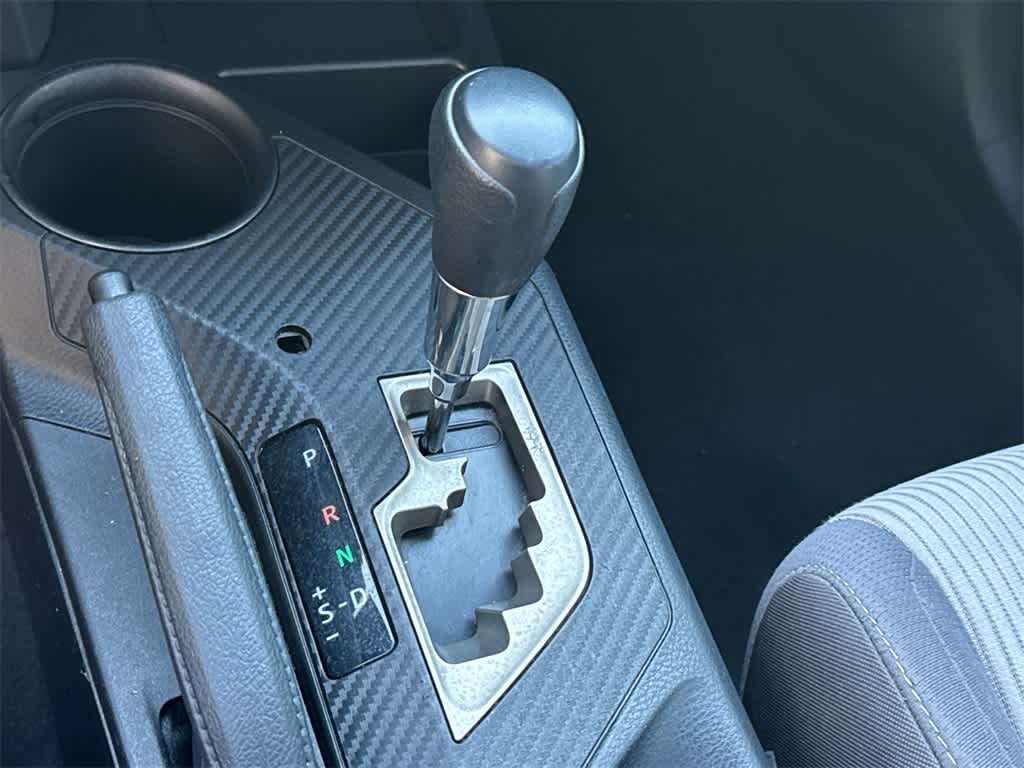 Thumbnail: 2013 Toyota RAV4 - 25