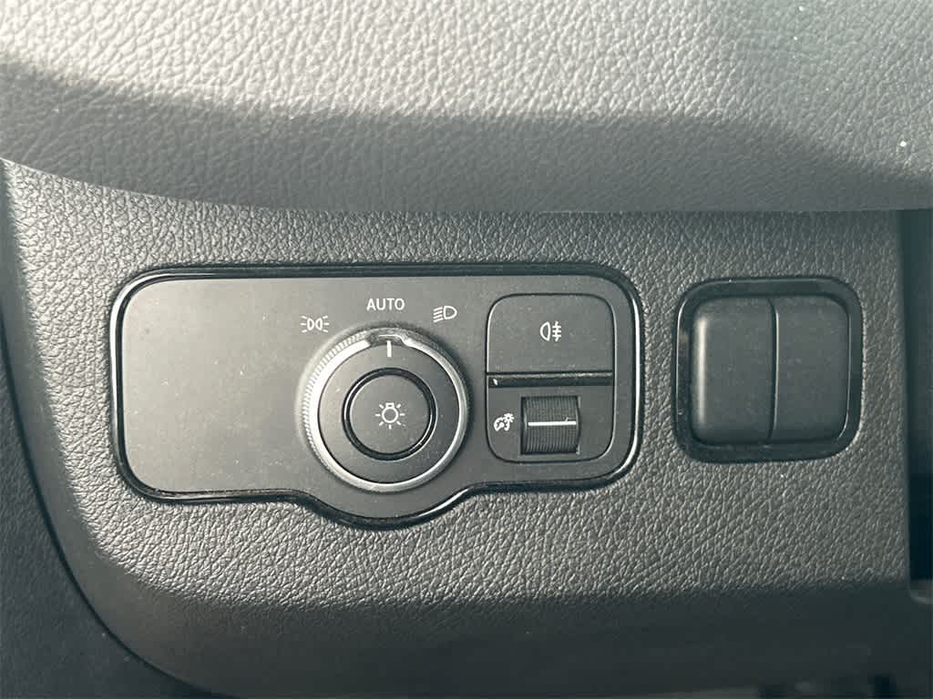 Thumbnail: 2025 Mercedes-Benz Sprinter - 10