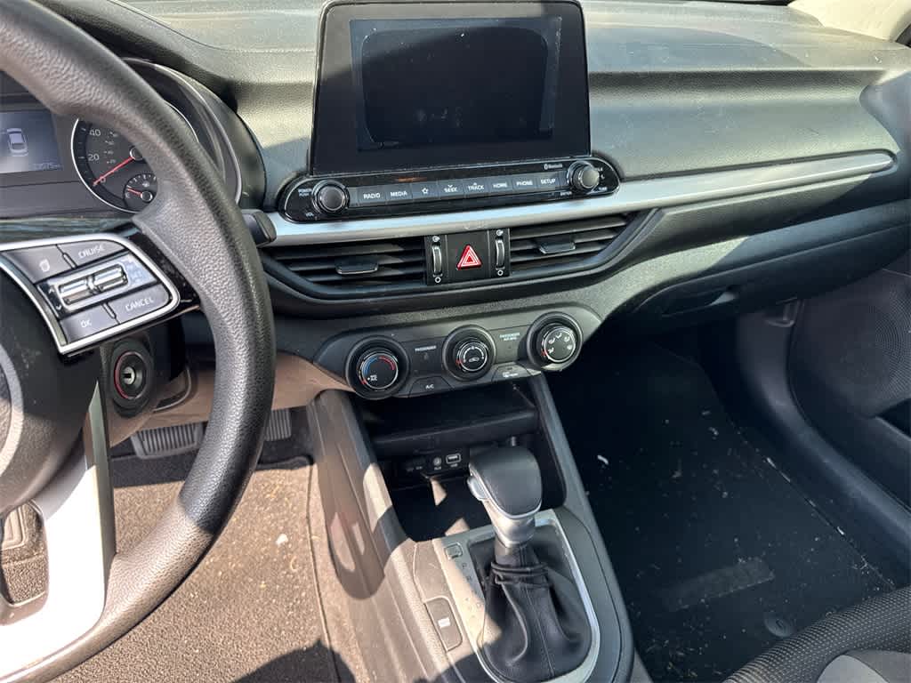 Thumbnail: 2021 Kia Forte - 15