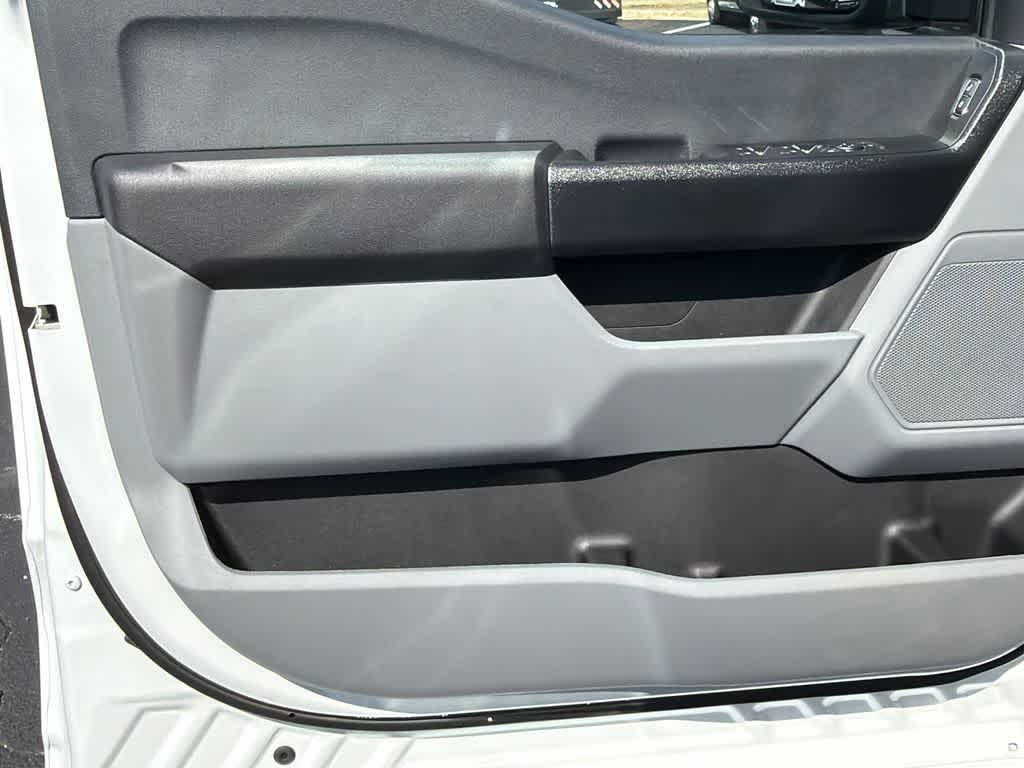 Thumbnail: 2025 Ford F-350 - 41