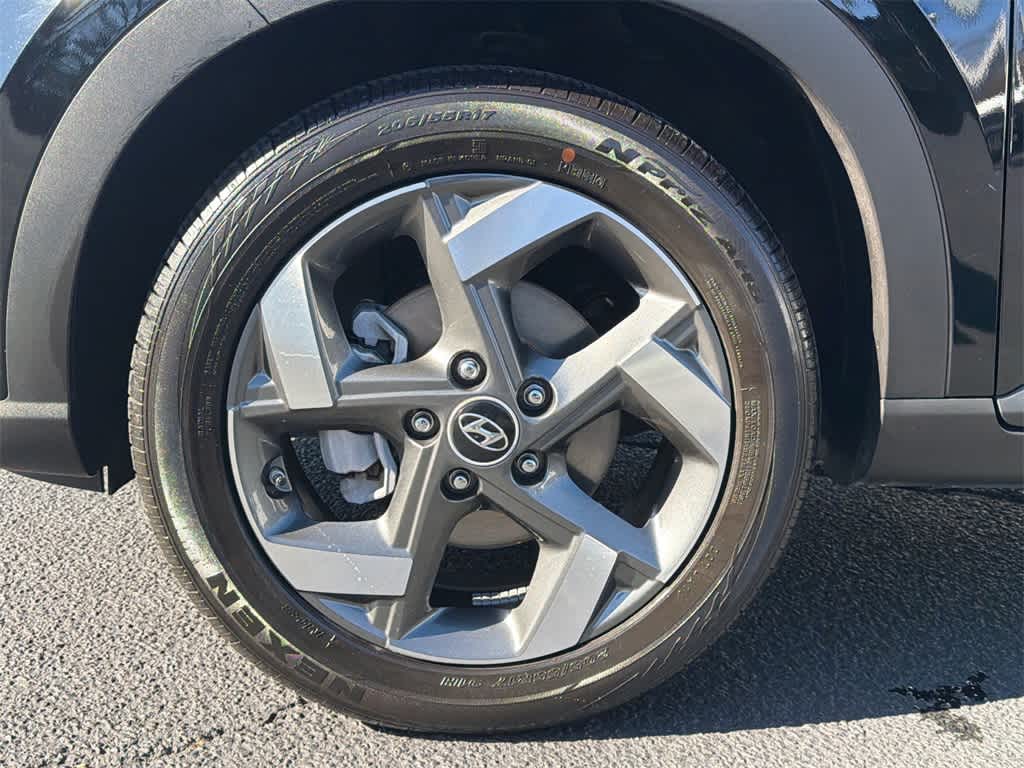 Thumbnail: 2023 Hyundai Venue - 9