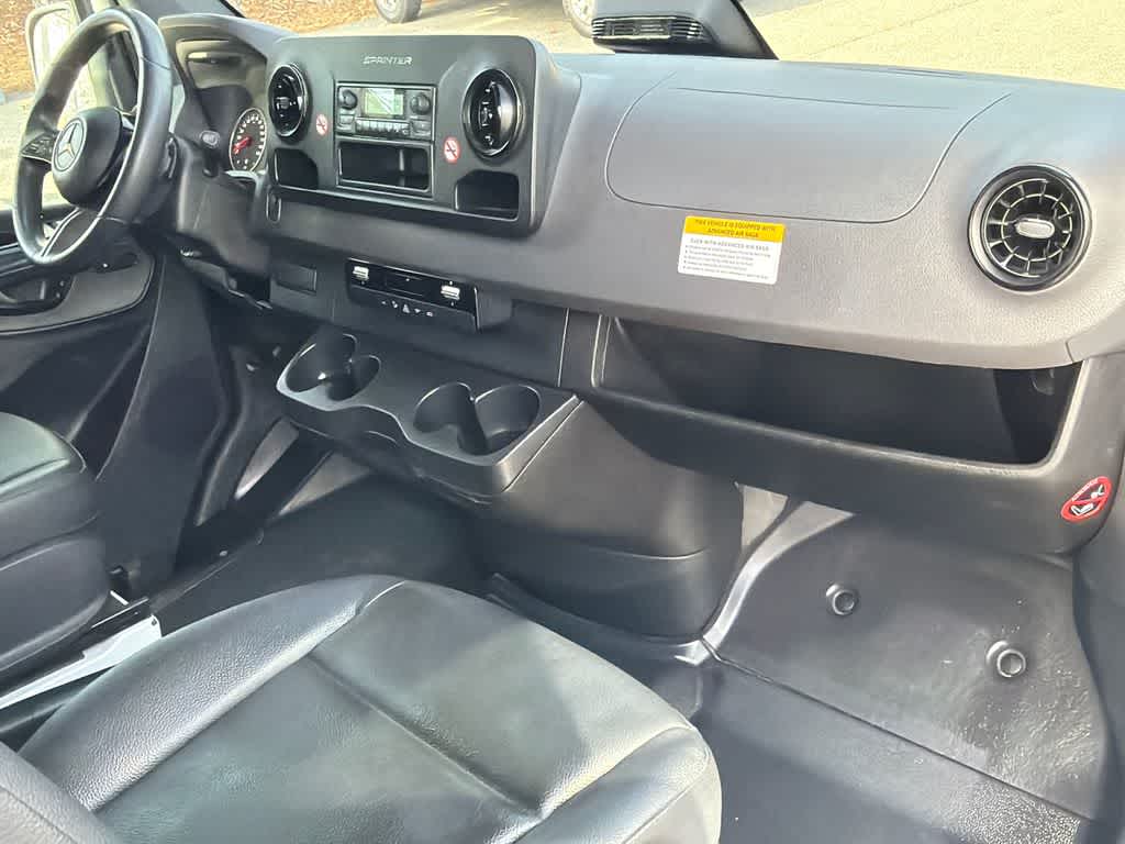 Thumbnail: 2025 Mercedes-Benz Sprinter - 13