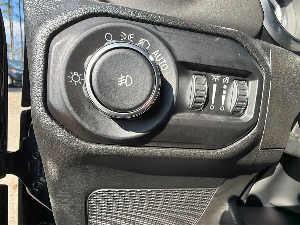 Thumbnail: 2022 Jeep Wrangler - 32