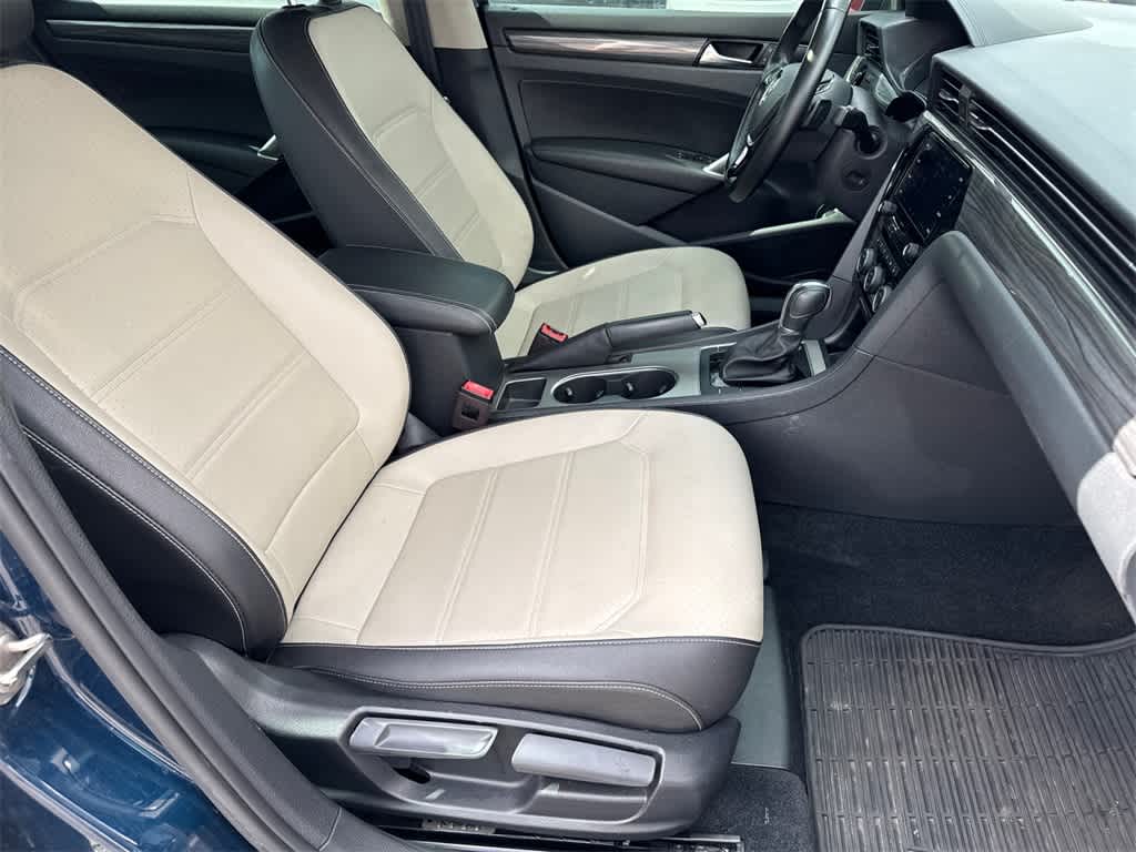 Thumbnail: 2020 Volkswagen Passat - 12