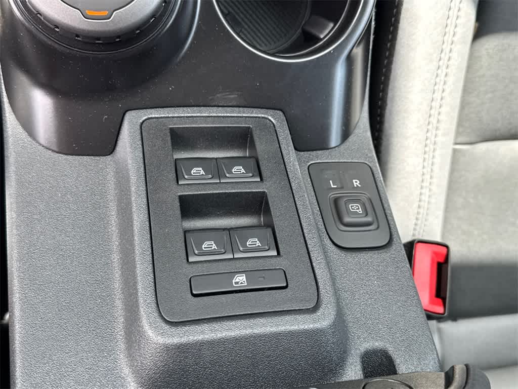 2024 Ford Bronco Black Diamond 31