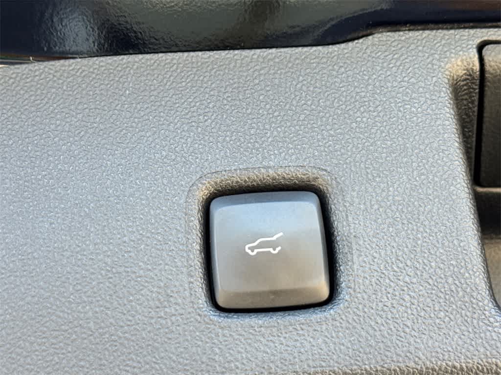 Thumbnail: 2021 Ford Escape - 16