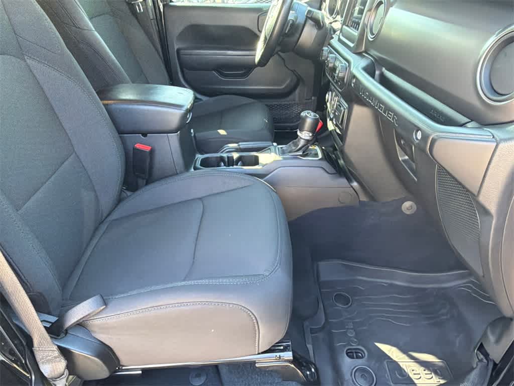 Thumbnail: 2022 Jeep Wrangler - 12