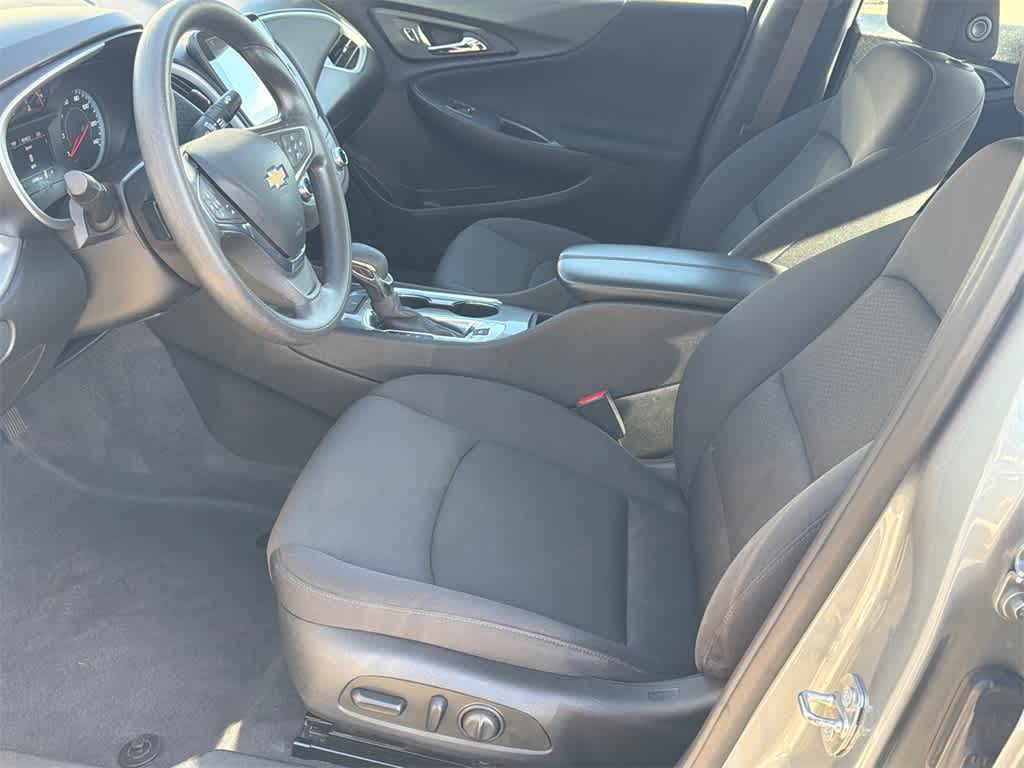 Thumbnail: 2023 Chevrolet Malibu - 10