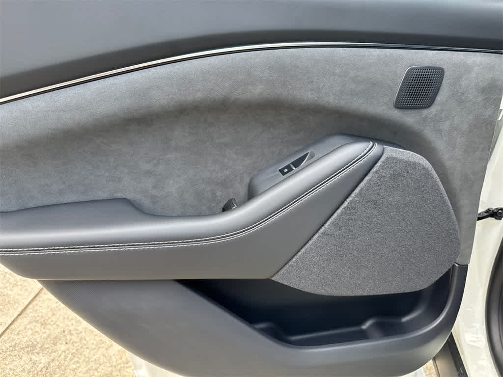 Thumbnail: 2025 Ford Mustang Mach-E - 19