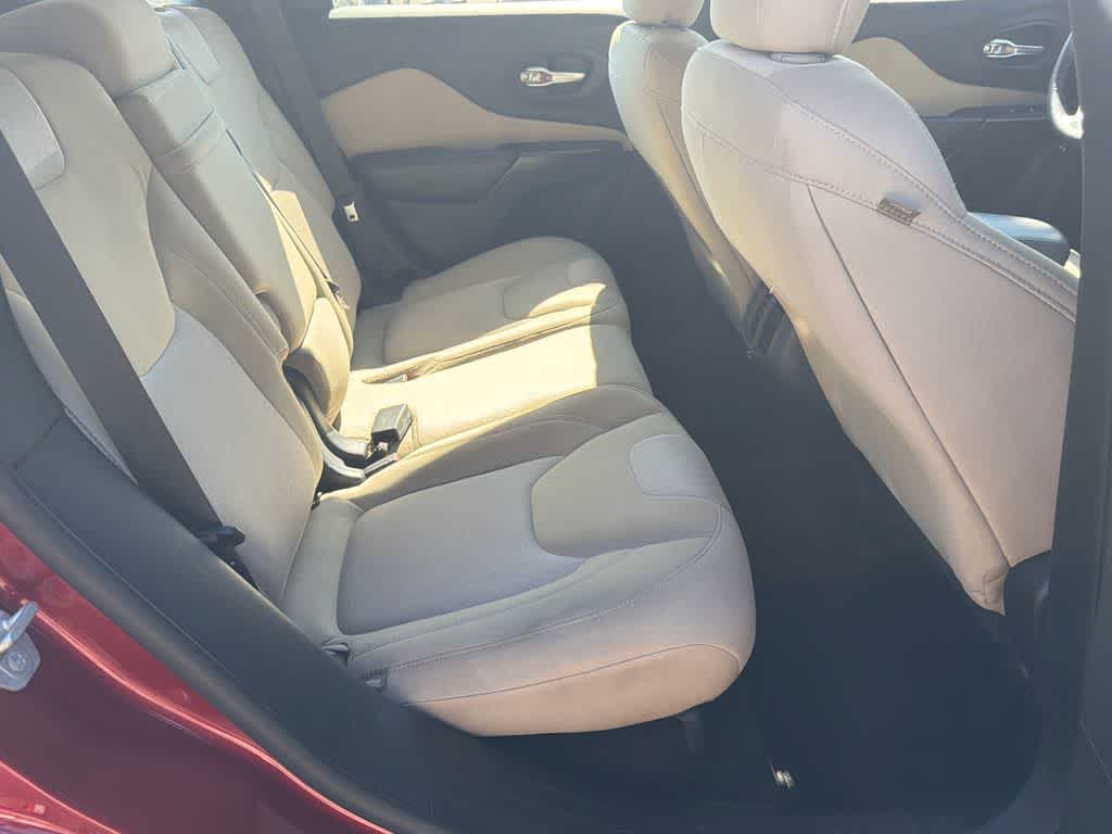 Thumbnail: 2015 Jeep Cherokee - 14