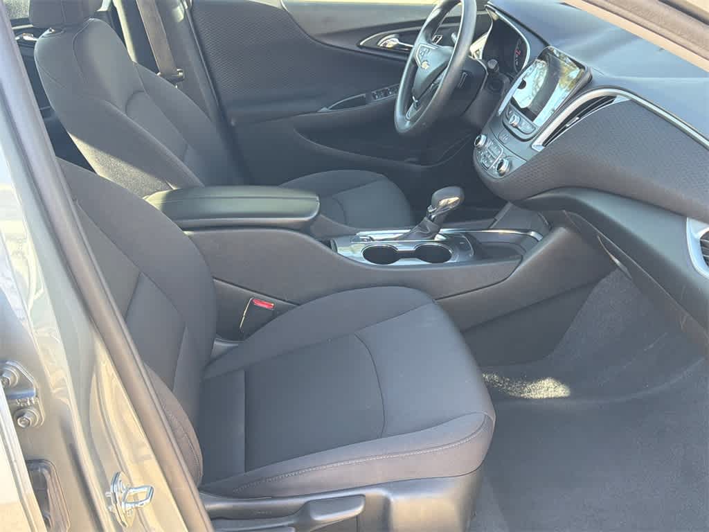 Thumbnail: 2023 Chevrolet Malibu - 12