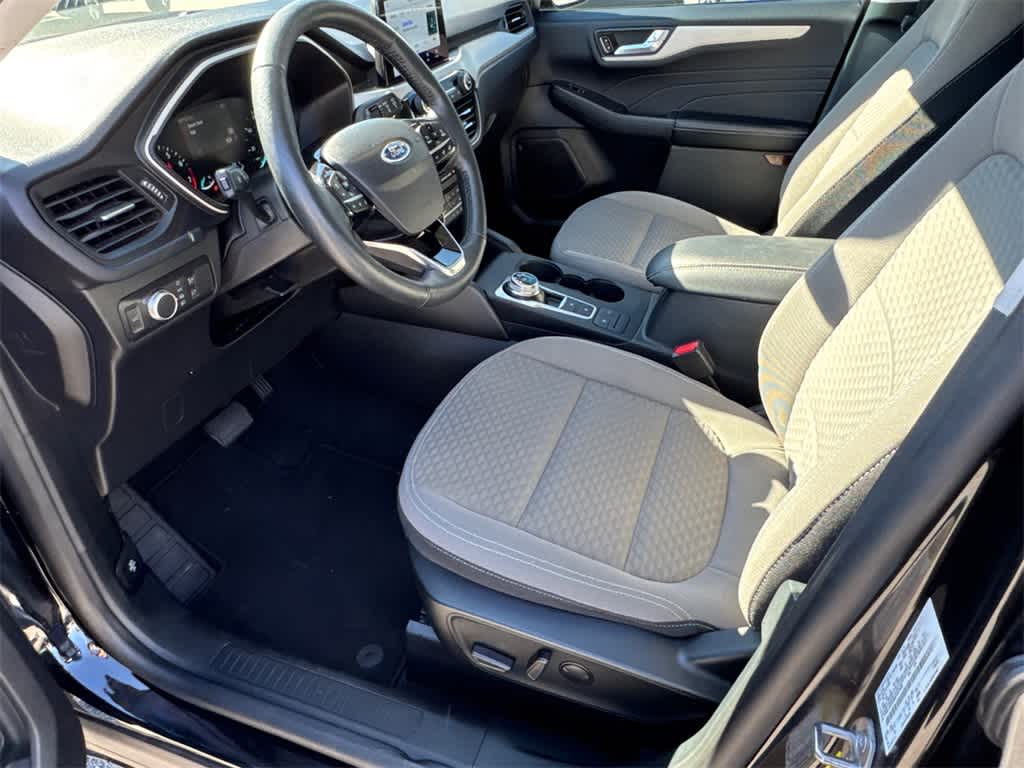 Thumbnail: 2021 Ford Escape - 10