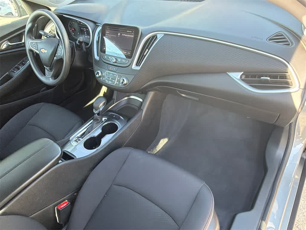 Thumbnail: 2023 Chevrolet Malibu - 14