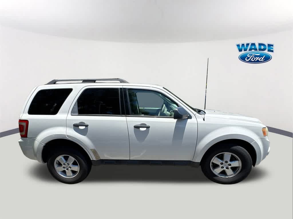 Thumbnail: 2009 Ford Escape - 4